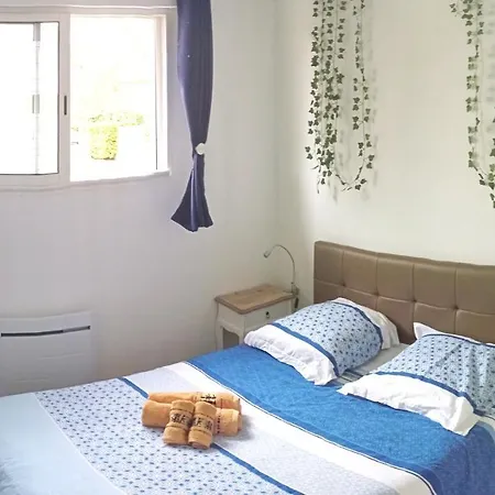 3 Chambres, Wifi, Netflix, 2 Stationnements Guest house *