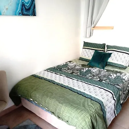 Guest house 3 Chambres, Wifi, Netflix, 2 Stationnements *